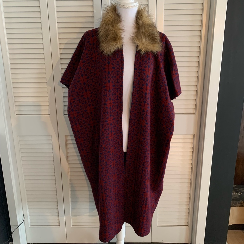 Cost Plus World Market Women’s Oversized Blue Red Coat Faux Fur Removable Collar